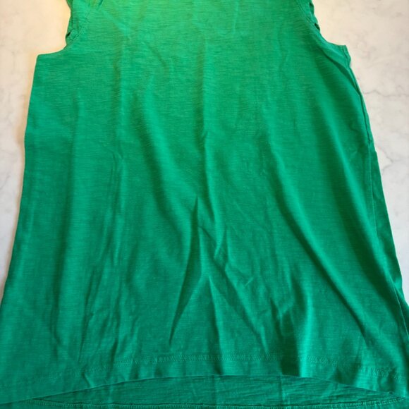 Primary Green Top - Picture 2 of 3